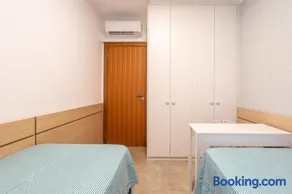 Apto a 350m Praia Cozinha completa Churrasqueira Ar Condicionado Wi-Fi e vaga privativa de garagem Reserve agora mesmo - Image 3