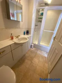 Comfortable Guest stay in Paddock Wood and we also offer second bedroom for children or friends travelling together - Image 4