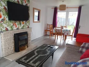 Owl Haven: Comfortable central 3 bedroom house, with an enclosed garden. - Image 1
