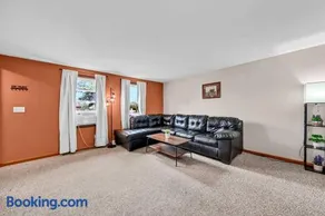 Cozy Duplex Near BUF International Airport - Image 4