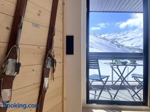 SO414 T2 skis aux pieds 3 Vallees parking WIFI - Image 1