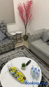 شقة أرضية عائلية مكونة من غرفتين نوم وصالة ومطبخ 3 - Image 2