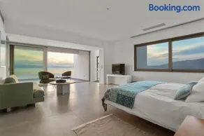 Villa Artemis - New Magnificent Beachfront Villa with Infinity Pool! - Image 2