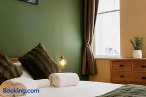 Newcastle City Centre 2 Bedroom Apartment in Friar House - Image 4