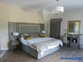 The Stair Arms Hotel - Image 2
