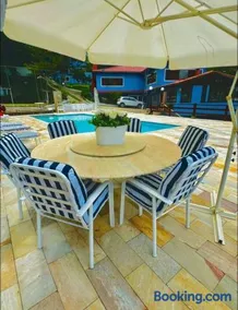 Teresopolis casa ampla em clube com piscina - Image 2