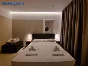 Marea Retreat Rooms - Image 2