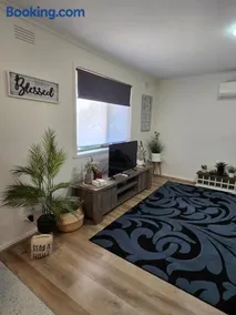 LBarza 1BR Relaxing Vibes in CBD - Image 5
