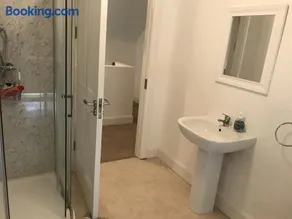 Warrensgrove Estate Self Catering Accommodation - Image 2