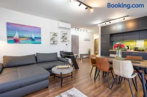 LakeView Apartment 305 Beachfront - Image 3