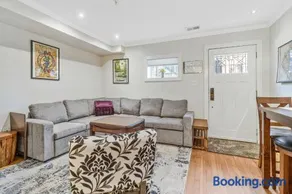 Serene 2BR-2BA walkable retreat in the Heart of DC - Parking included - Image 3