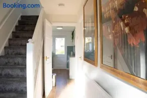 3 Bedroom home in Milton Keynes with Free Parking, WiFi and SKY TV - Image 3