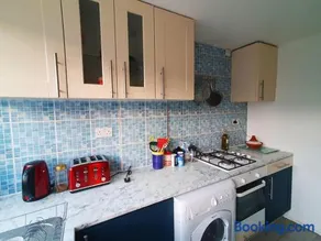 Owl Haven: Comfortable central 3 bedroom house, with an enclosed garden. - Image 2