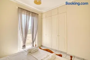 Komi Beachfront Residence - Image 4
