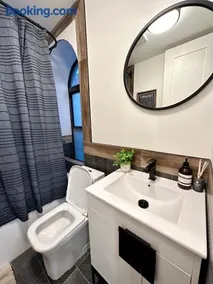 Ultimate 3 bedroom - Image 4