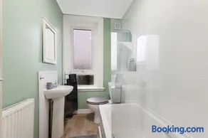 Free Parking | Central | Sleeps 6 | Great Location - Image 5
