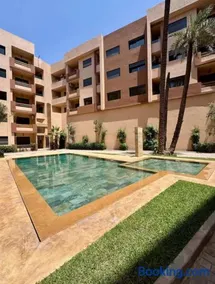 Marrakech Poolside Paradise - Image 1