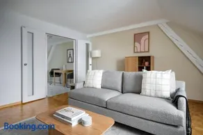 Honey Suite - Stylish 2,5 Room Apartment in Zurich - Image 1