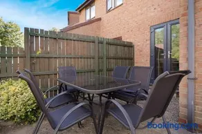 Modern 3BR Brompton Court Wi-Fi By Stay with Us - Image 4