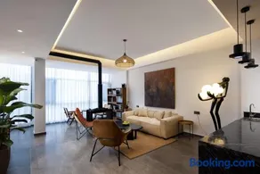 Pandora's Hilltop House Resort - Image 4