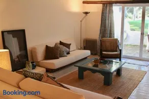 Authentic & Tranquil Villa - Image 1