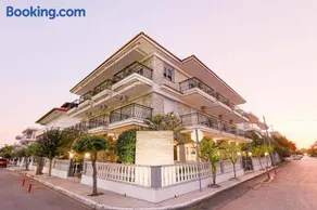 Dionisos Apartments - Image 1
