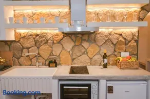 Mylopetra Milos Suites - Image 5
