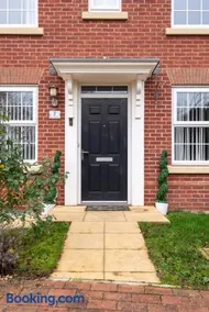 5 Bed-House Sleeps 10 Free Parking Wi-Fi Netflix - Image 5