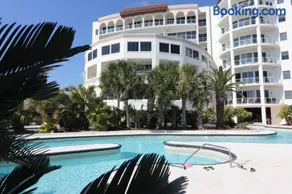 Have your DREAM vacation at High Tide Oceanfront luxury condo 2 pools amazing resort amenities - Image 4