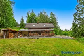The Lodge in the Valley of the Moon - Image 2