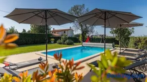 Activity villa Marula with outdoor pool in Buje - Image 2