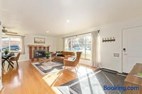 NEW! 1958 Chic Mid-Mod House - Image 1