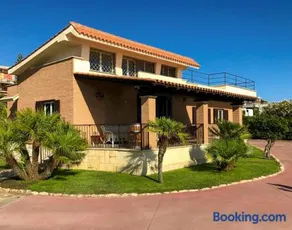 VILLA GABBIANO - Exclusive seafront Villa with Panoramic Views, Pool, Garden & Private Beach Access - ANZIO - Image 2