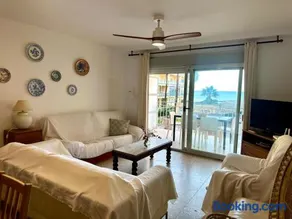 Large Apartment with Sea Views - Image 2