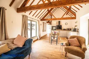 Wyns Barn - Image 5