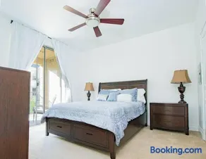 Luxury condo near Irvine Business & UCI Hospital - Image 5