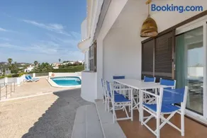 Agréable villa conviviale et familiale avec piscine privée, terrasse et jardin | Vue mer - Image 4