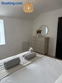 New renovated beach front cottage - Image 4