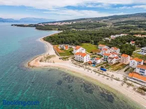 Luka 2 SEA&Beach front apartment - Image 1