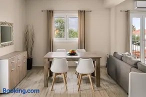 Mandi's Apartments - Image 1
