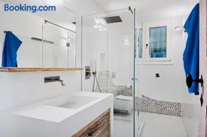 Romazzino Beach Villa, Porto Cervo, Sardinia - Image 3