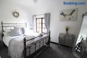 Jasmine Cottage, Buxton Norfolk, Sleeps 4 - Image 2