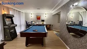 Work and Unwind Retreat King Bed Love Heart Hot Tub for 2 Game Room Cinema on the bed 500Mbps WiFi Ideal for Business Couples and Special Events - Image 2