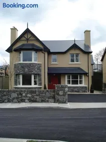 ArdMullen Townhouse X Davitt's Guesthouse & Restaurant Kenmare - Image 1