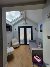 The Currach - Coastal Retreat Bangor County Down - Image 4