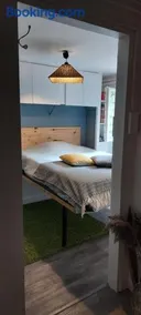 Chambre indépendante chez l'habitant avec salle de bain privée - Image 3