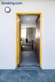107 George - Image 2