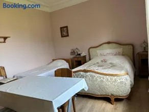 Chambre Gentiane 2 à 3 personnes wifi sdb partagée - Image 3