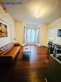531 Nice apartment near Whole Foods, Brown University, Downtown - Image 1
