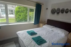 Sunny holiday house - Image 3